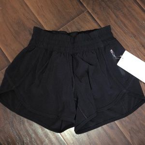 lululemon tracker short 4”